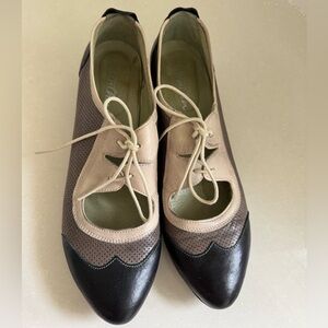 Women's Three-Tone Lace-Up Leather Vintage Style Square Heel: Black, Grey, Cream
